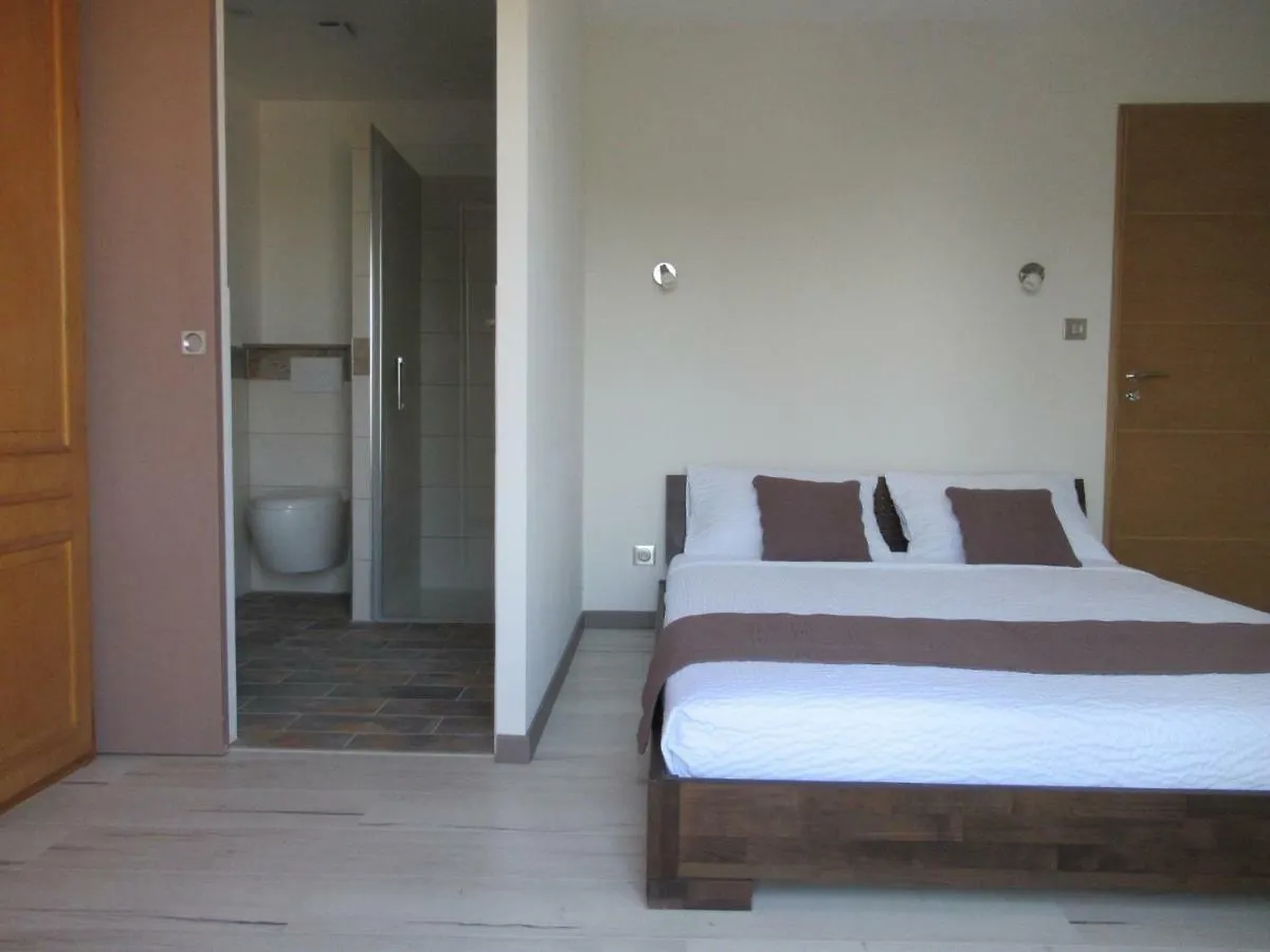 Le Bastidon De Cucuron Bed & Breakfast
